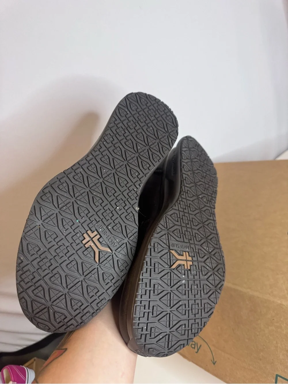 KURU retail $169